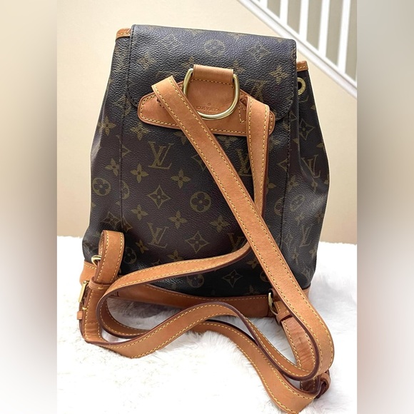 Leather Backpack - Picture 4 of 9